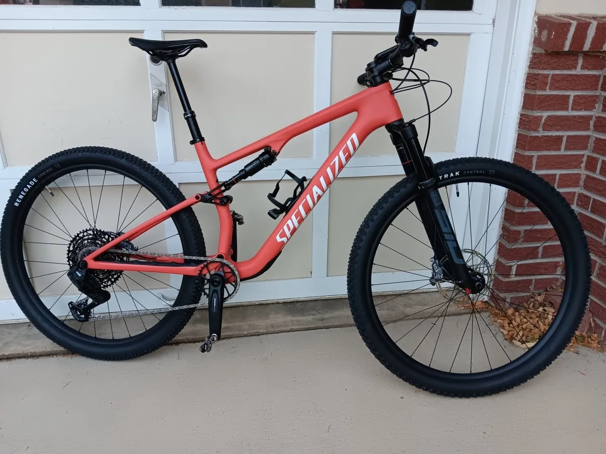 I Rode the 2025 Specialized Epic 8—Here’s What Surprised Me