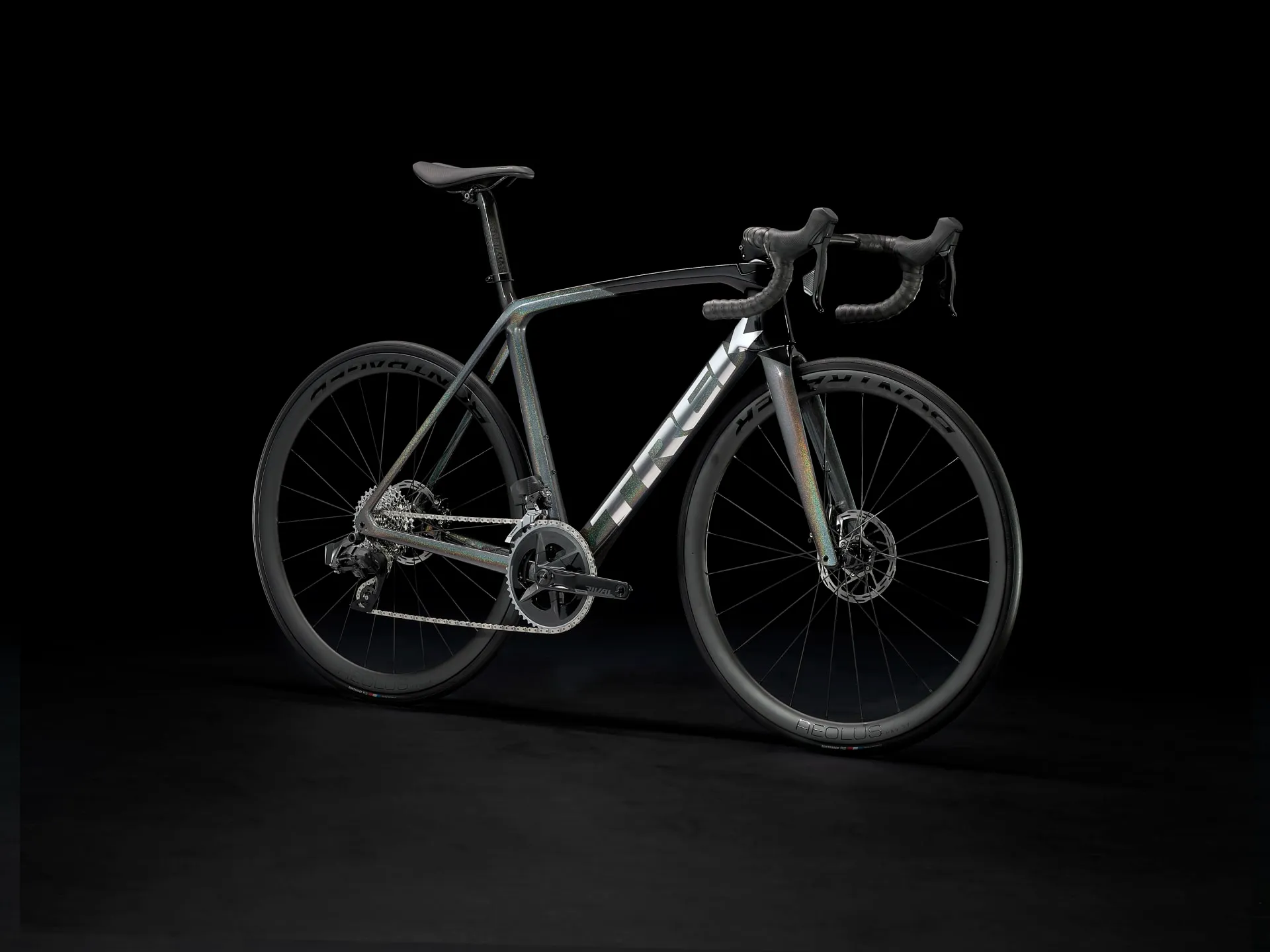 Trek Émonda SLR 2025: A Detailed Review